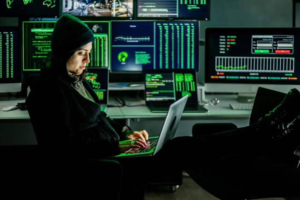 Crimes cibernéticos: como advogados podem identificar infrações e proteger seus clientes juridicamente