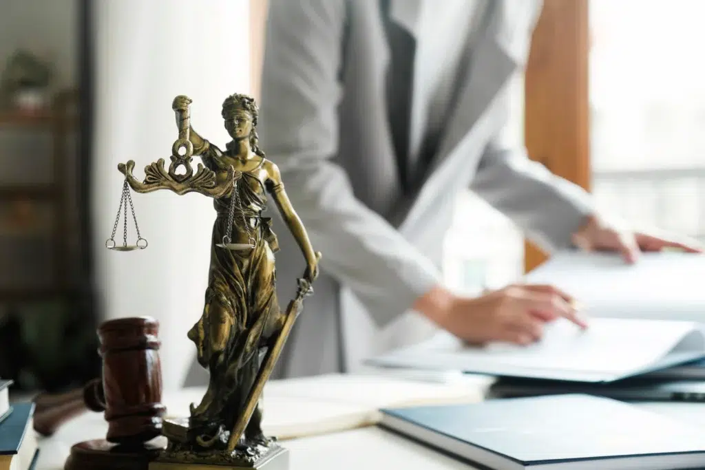 Revelia no processo civil: efeitos e como contestar